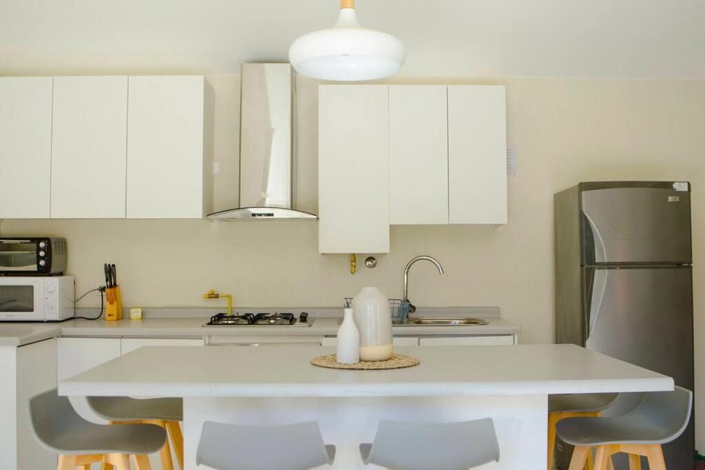 Casa Nueva Y Equipamiento Moderno En Sitio Privado